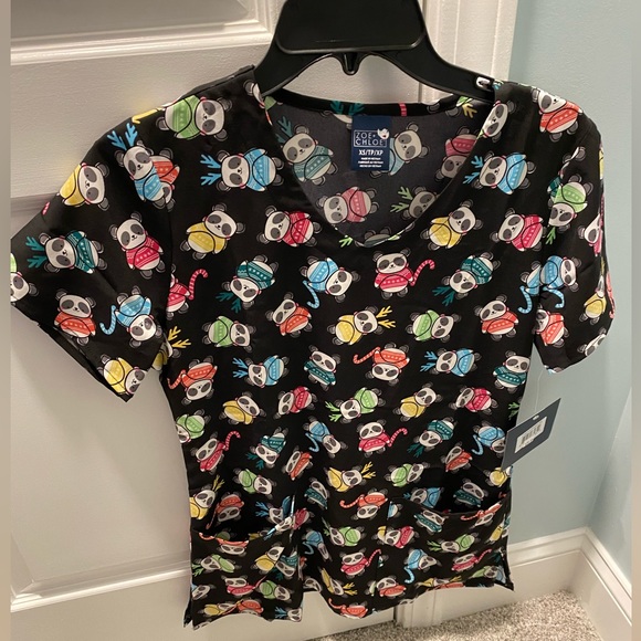 Zoe + Chloe Extra small XS Winter panda sweater weather Scrub Top Women Shirt - Picture 1 of 8